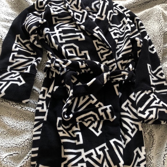 PINK Victoria's Secret Other - PINK robe